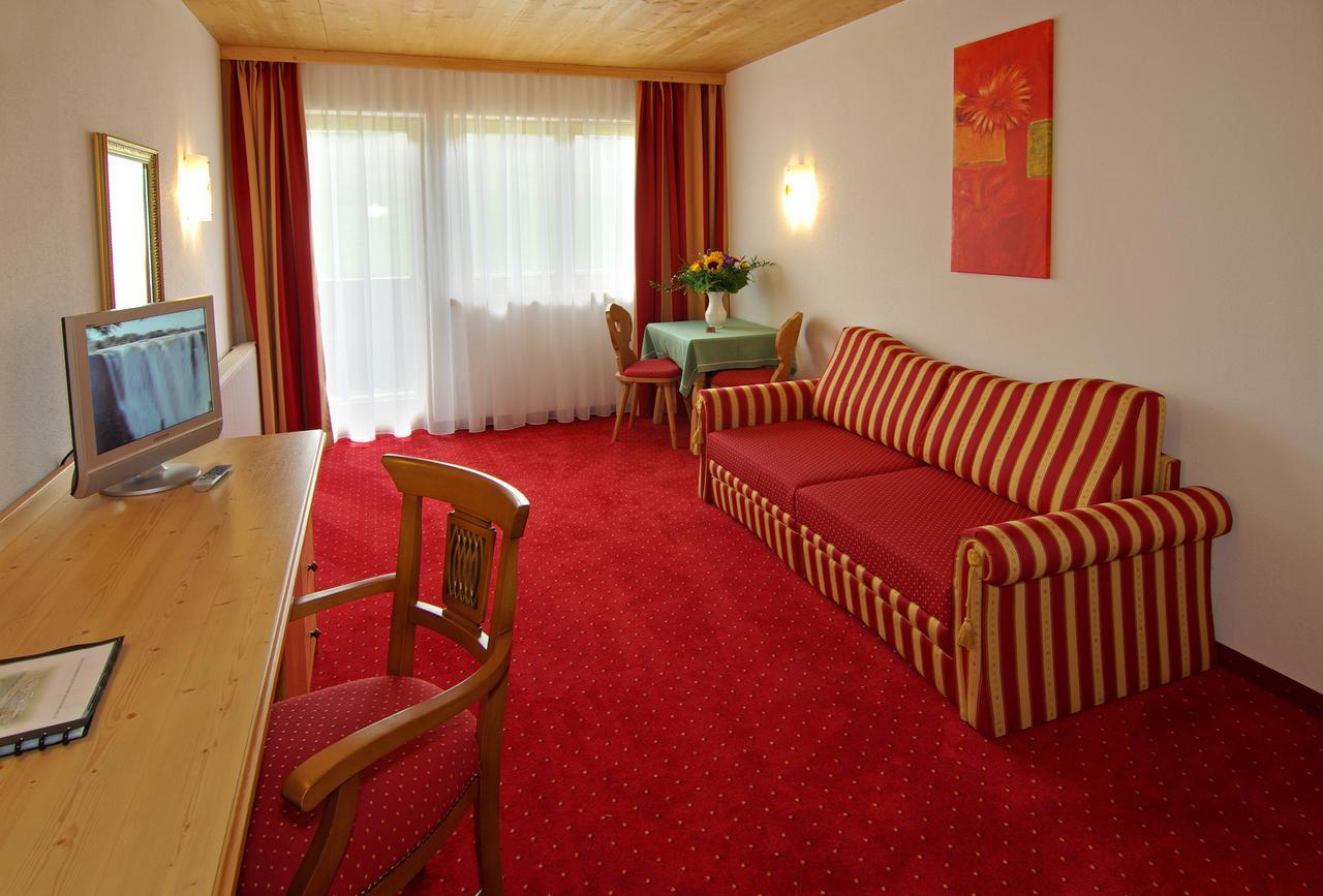 Alpenhotel Landhaus Kuechl Kirchberg in Tirol Exterior foto